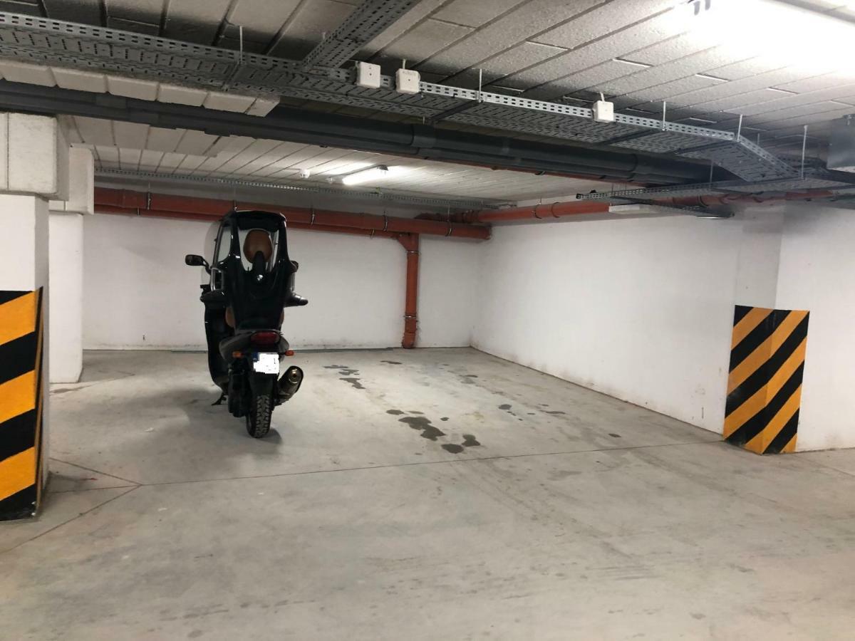 Klimatyzowany Apartament Roma Z Garazem Podziemnym Кельце Экстерьер фото