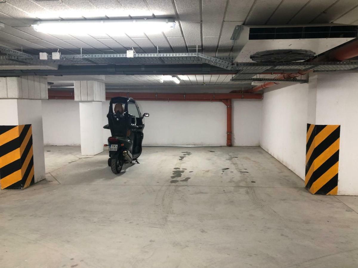 Klimatyzowany Apartament Roma Z Garazem Podziemnym Кельце Экстерьер фото